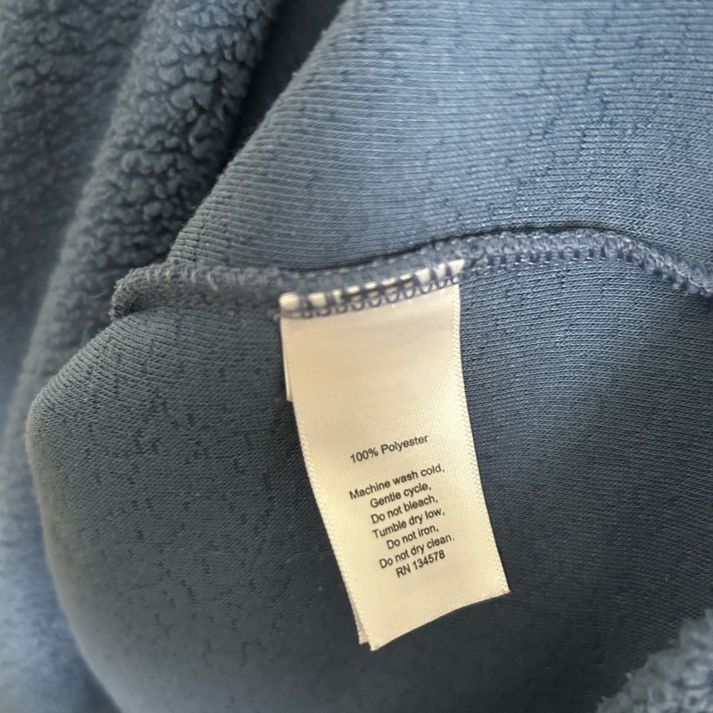 Vineyard Vines Men’s Sherpa Fleece Quarter-Zip Pullover - Picture 3 of 6